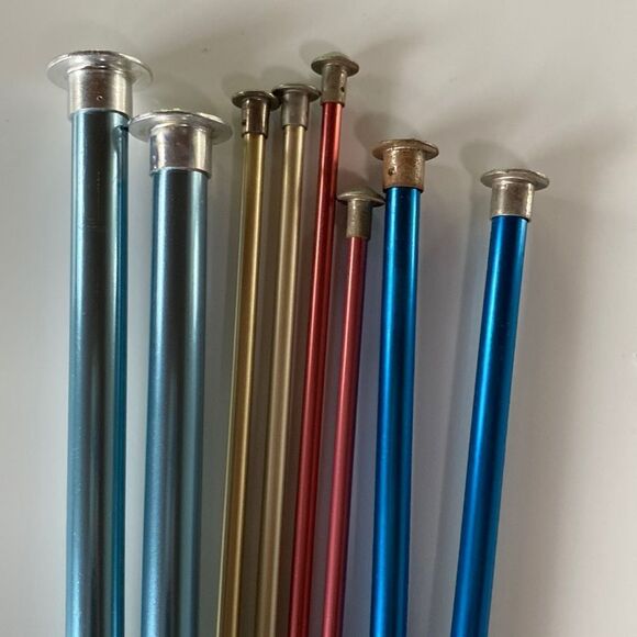 Lot of 7 Pair of Aluminum Knitting Needles - Picture 4 of 4